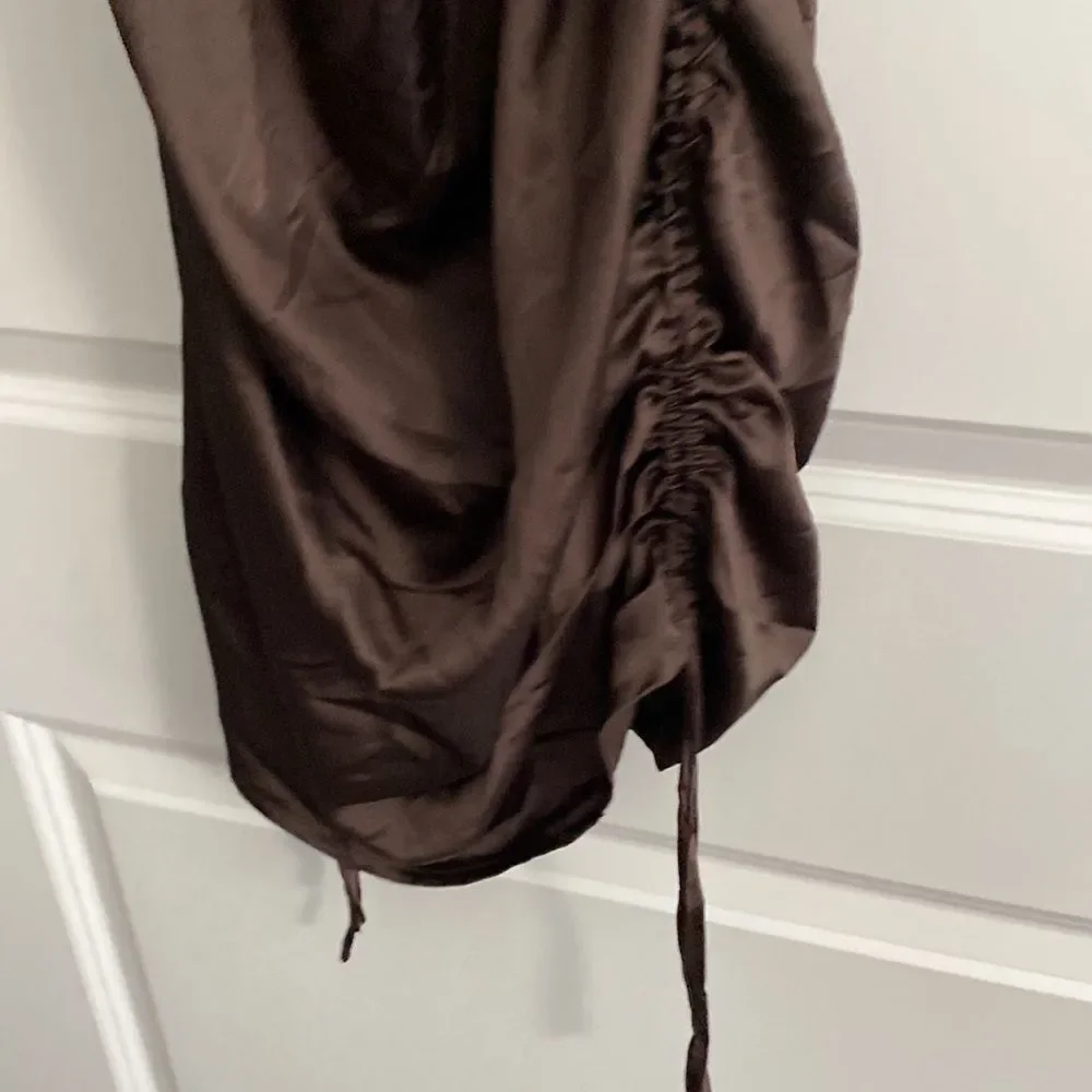 Showpo AMELLIA HALTER NECK CUT OUT MINI DRESS CHOCOLATE SATIN Size 6 NWT - Picture 4 of 10